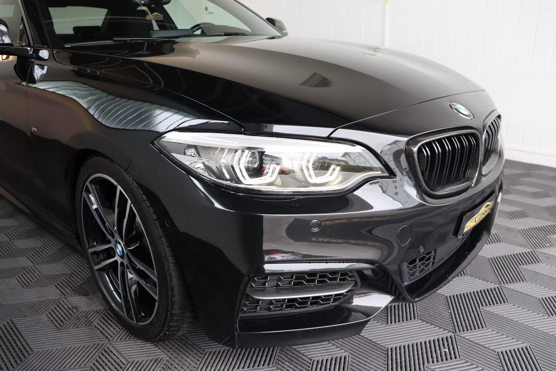 BMW M240i xDrive Steptronic-image-4
