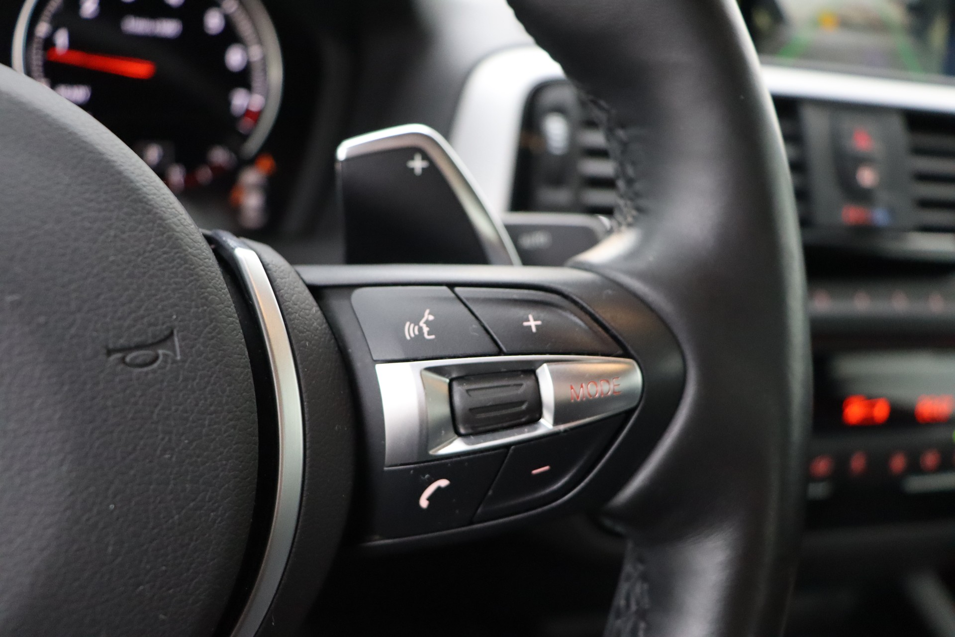 BMW M240i xDrive Steptronic-image-21