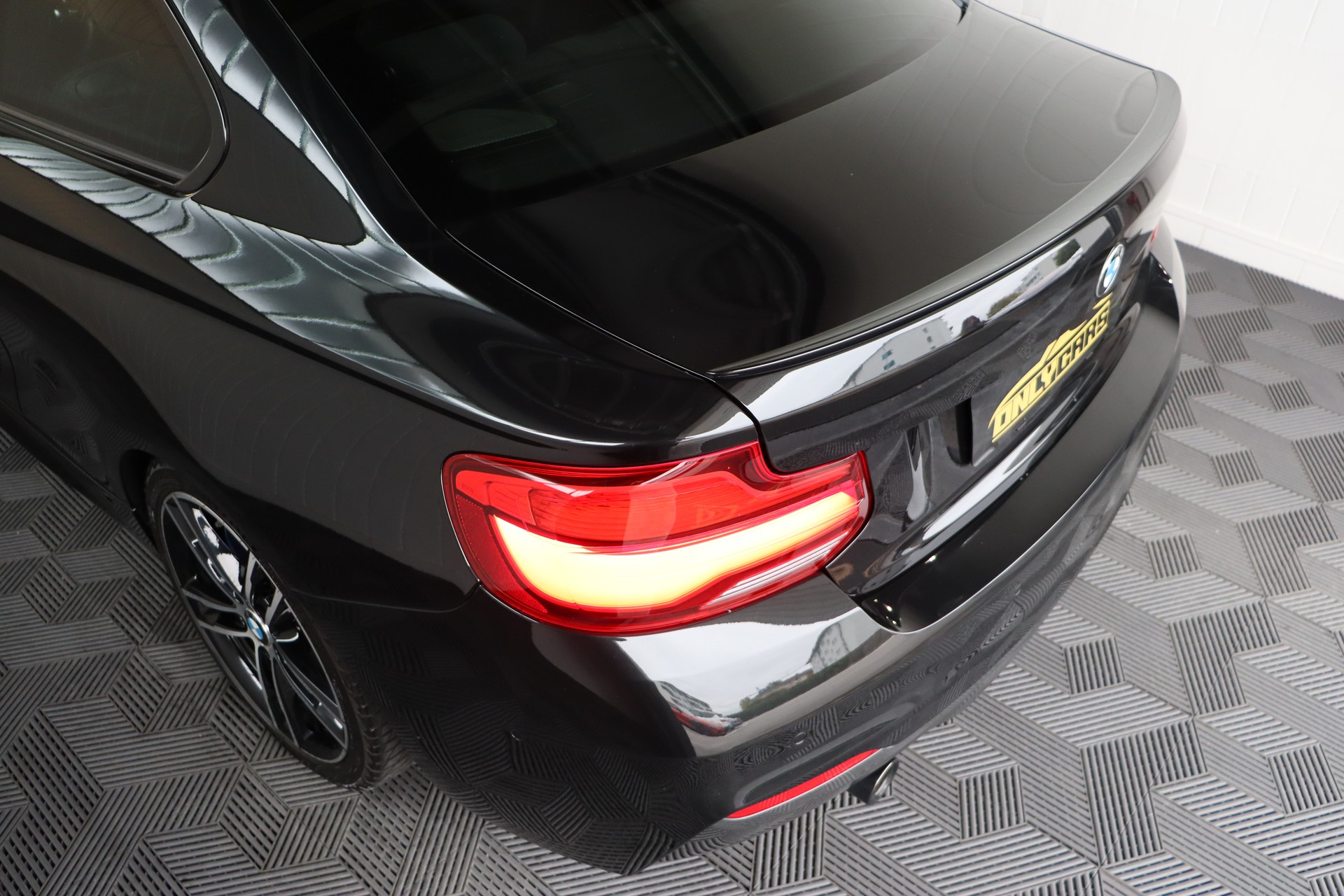 BMW M240i xDrive Steptronic-image-13