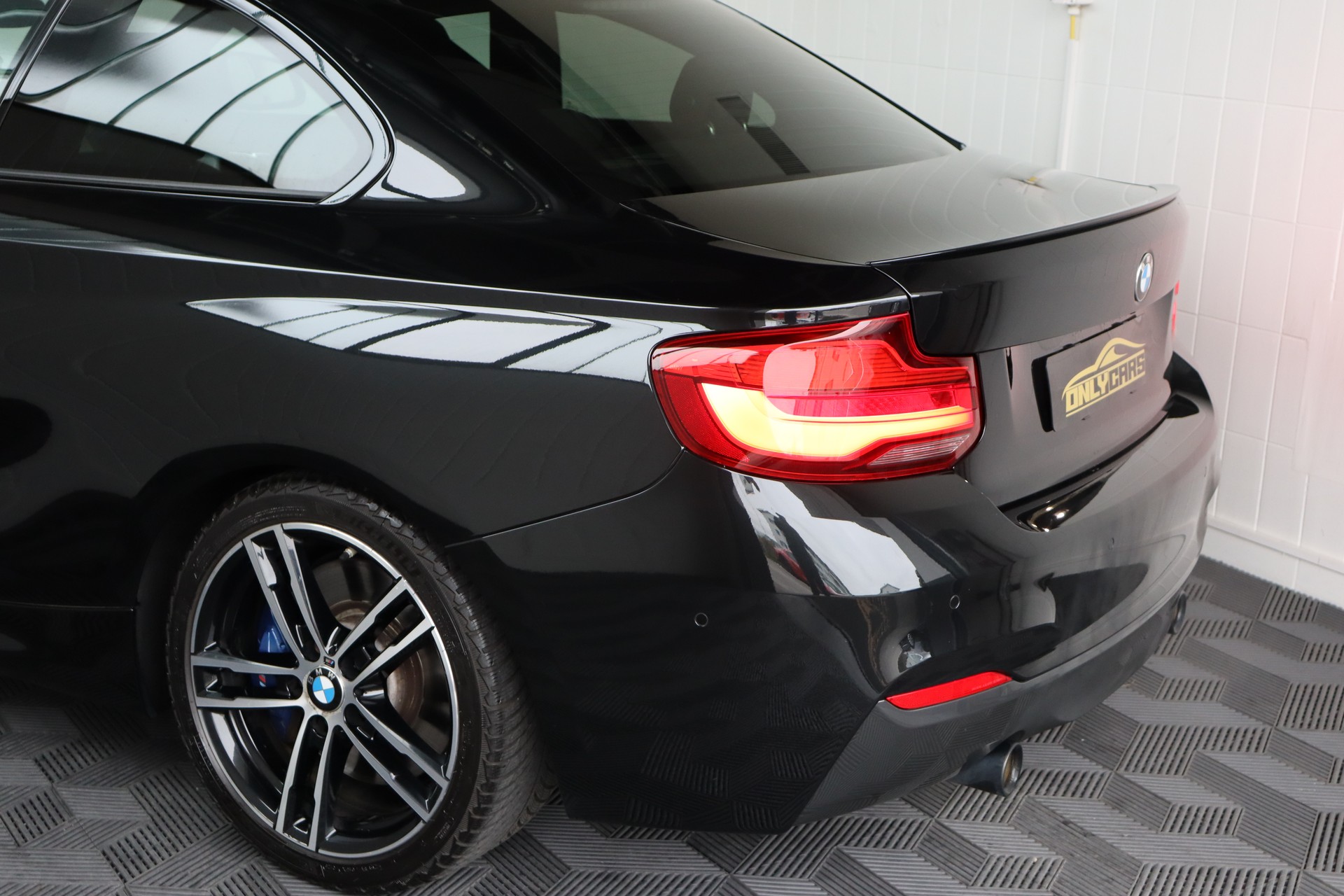 BMW M240i xDrive Steptronic-image-10