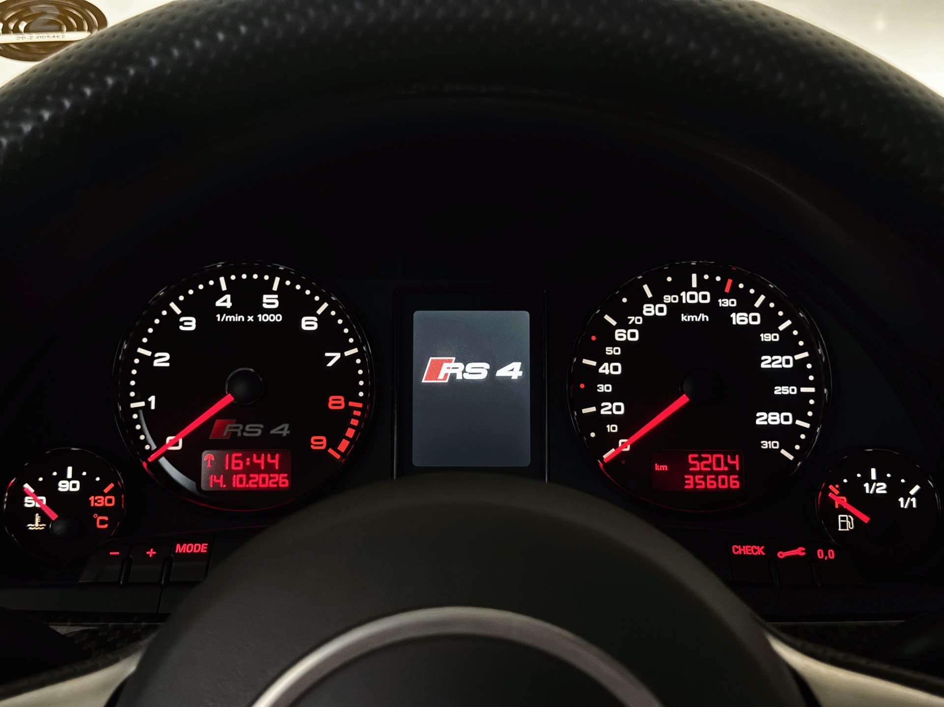 AUDI RS4 Limousine 4.2 V8 quattro-image-20
