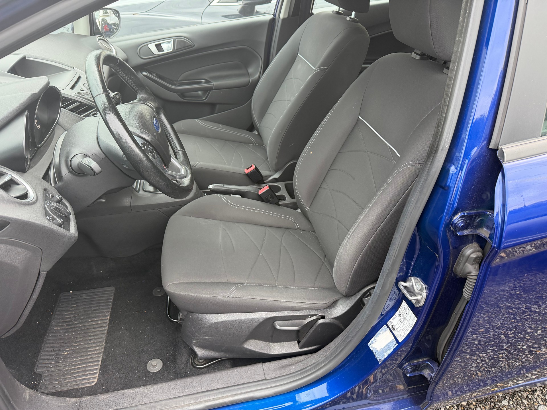 FORD Fiesta 1.0 SCTi Trend PowerShift-image-9