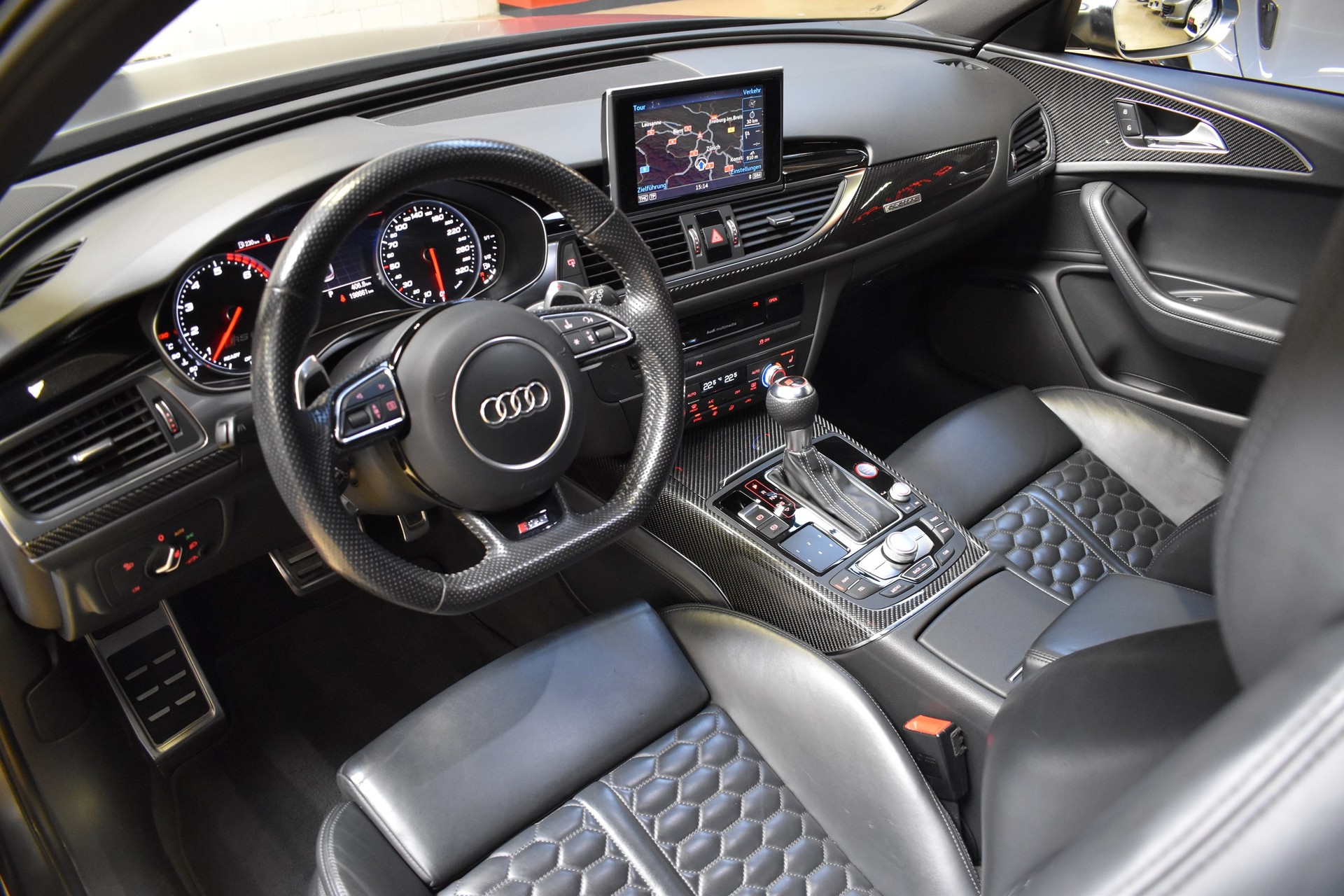 AUDI RS6 Avant 4.0 TFSI V8 quattro Tiptronic-image-13