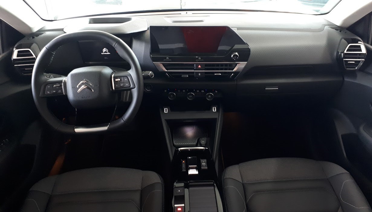CITROEN C4 Electric Shine-image-10