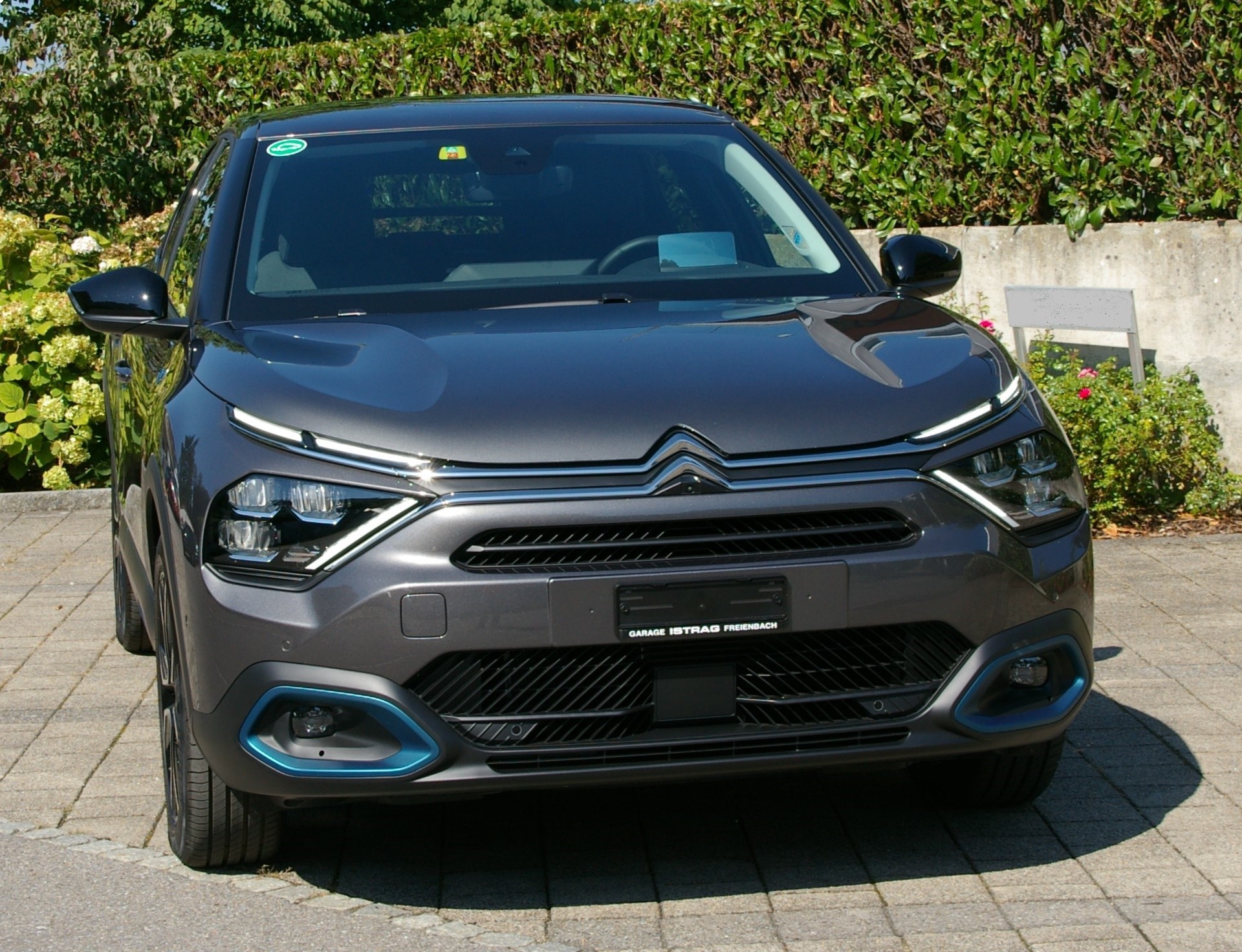 CITROEN C4 Electric Shine-image-1