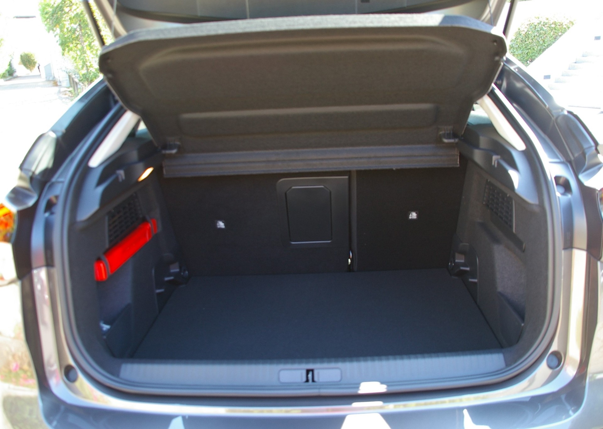 CITROEN C4 Electric Shine-image-7