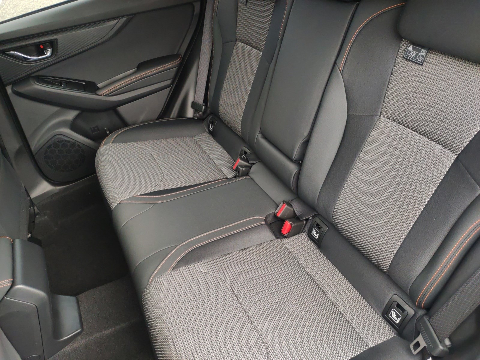 SUBARU XV 2.0 e-Boxer Swiss Plus AWD Lineartronic-image-9
