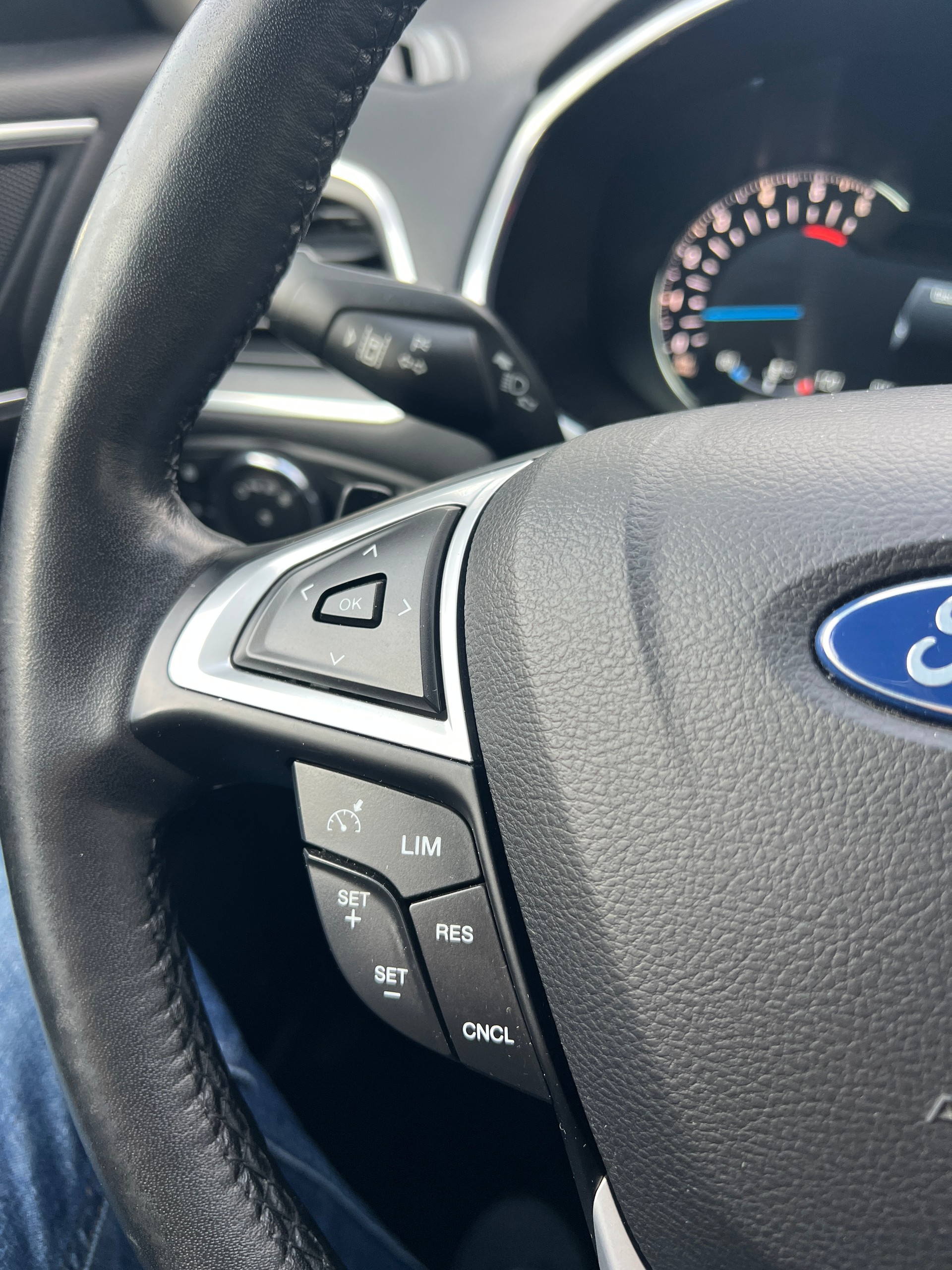 FORD S-Max 2.0 TDCi teuerste Version Titanium 7-Sitzer AWD PowerShift CH-Auto 57% unter NP-image-8