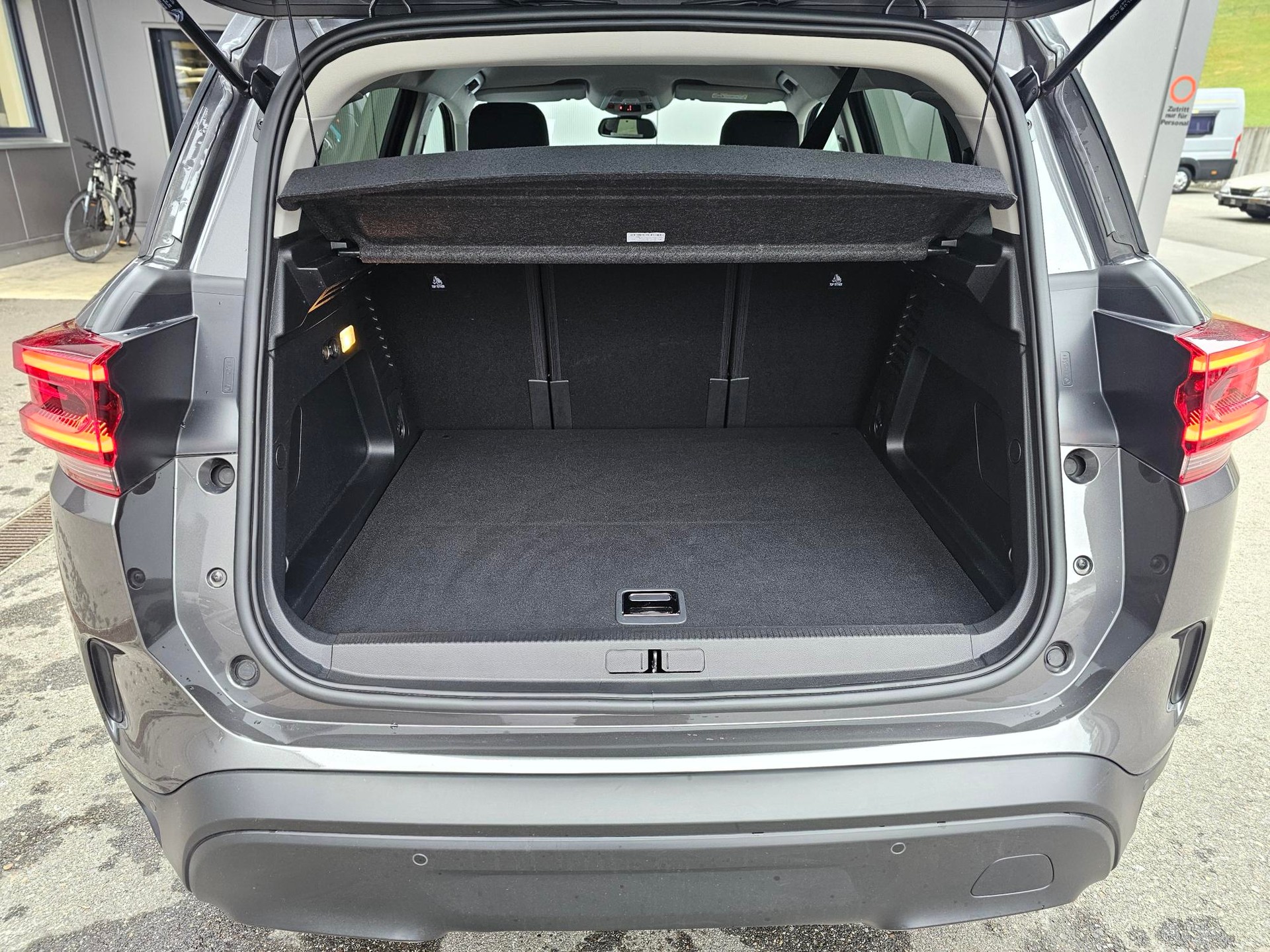 CITROEN C5 Aircross 1.6 PHEV Swiss Edition Plug-in Hybrid-image-11