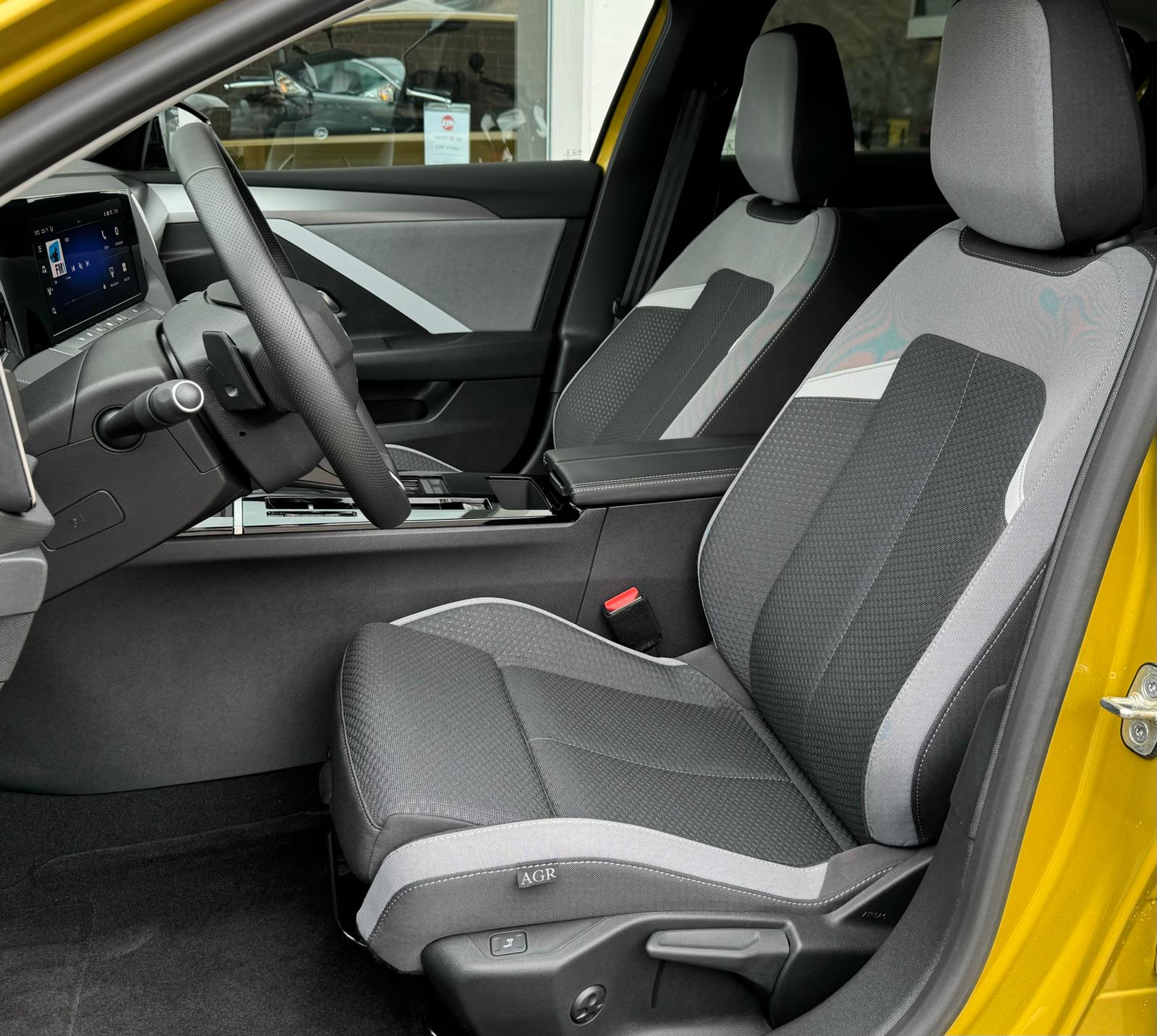 OPEL Astra 1.2i Turbo Automat-image-7