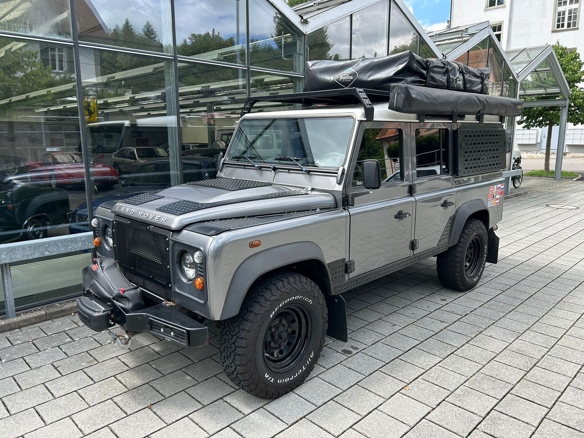 LAND ROVER Defender 110 SW 2.4Tdc-image-0