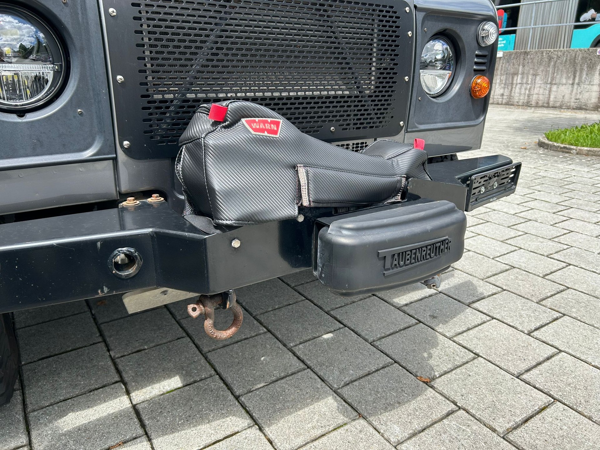 LAND ROVER Defender 110 SW 2.4Tdc-image-7
