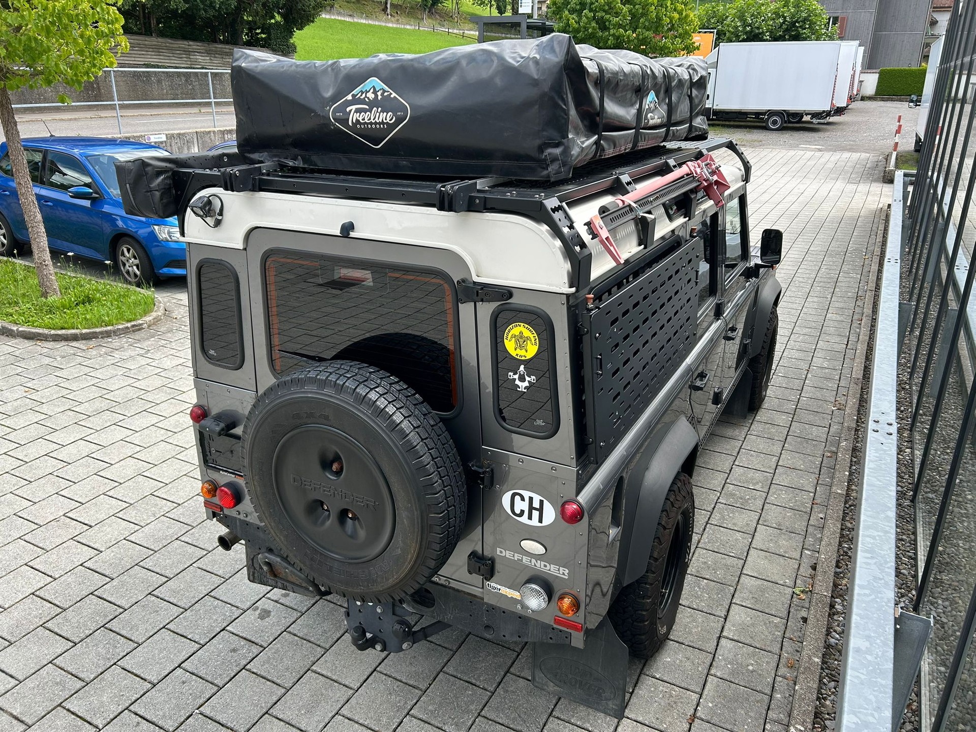 LAND ROVER Defender 110 SW 2.4Tdc-image-5