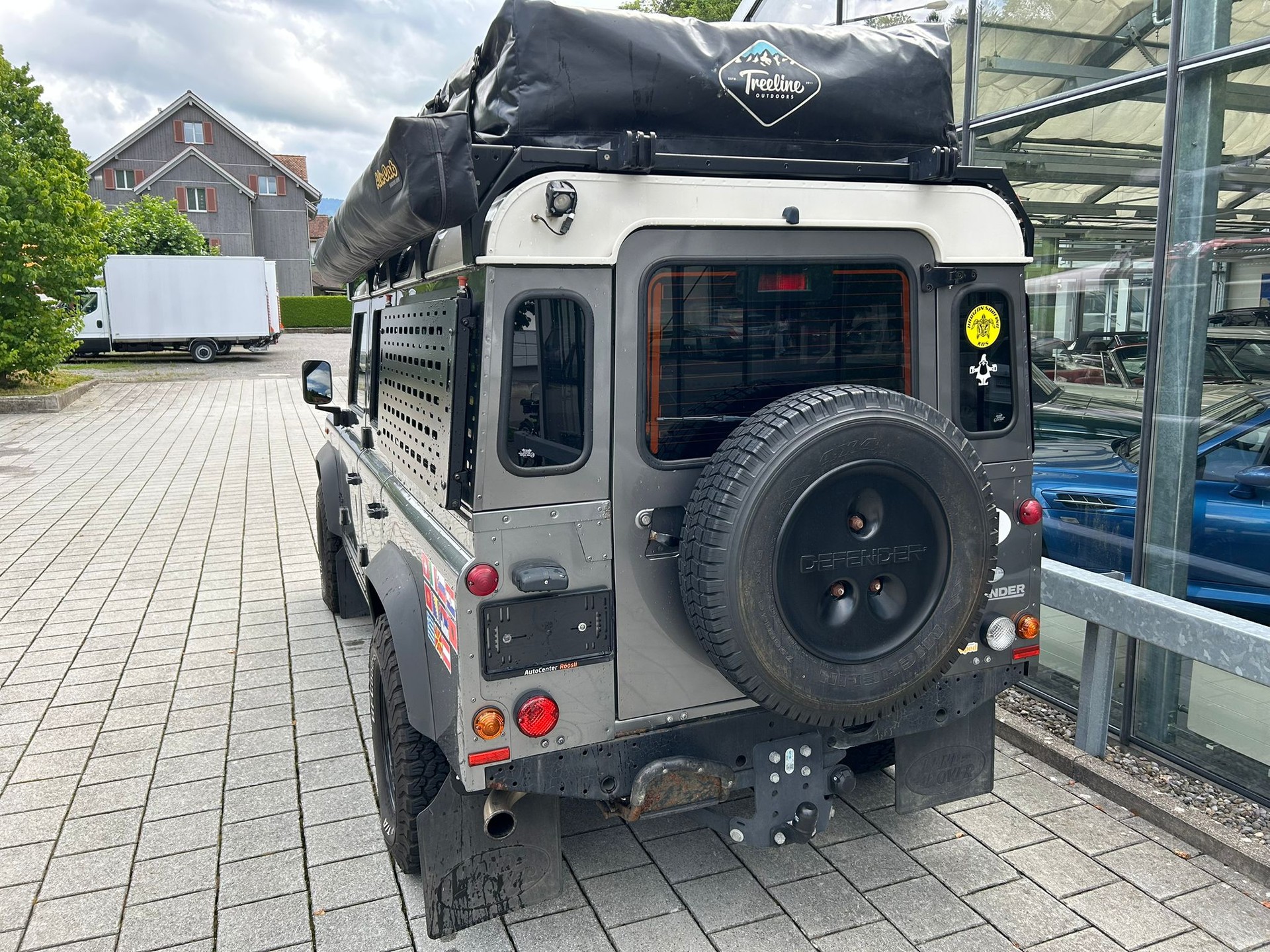 LAND ROVER Defender 110 SW 2.4Tdc-image-3