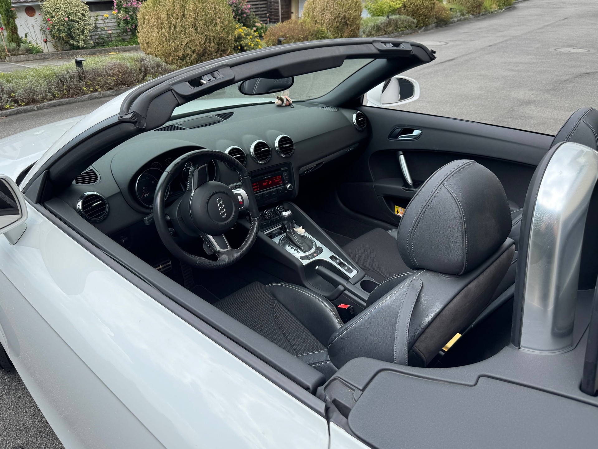 AUDI TT Roadster 2.0 TFSI quattro S-tronic-image-5
