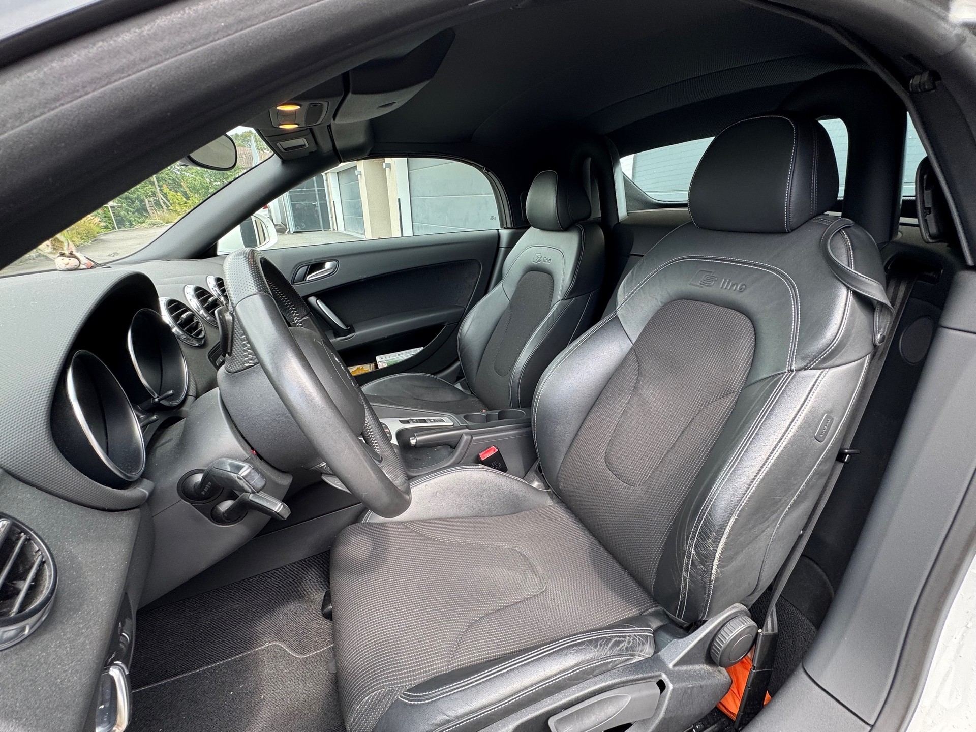 AUDI TT Roadster 2.0 TFSI quattro S-tronic-image-6
