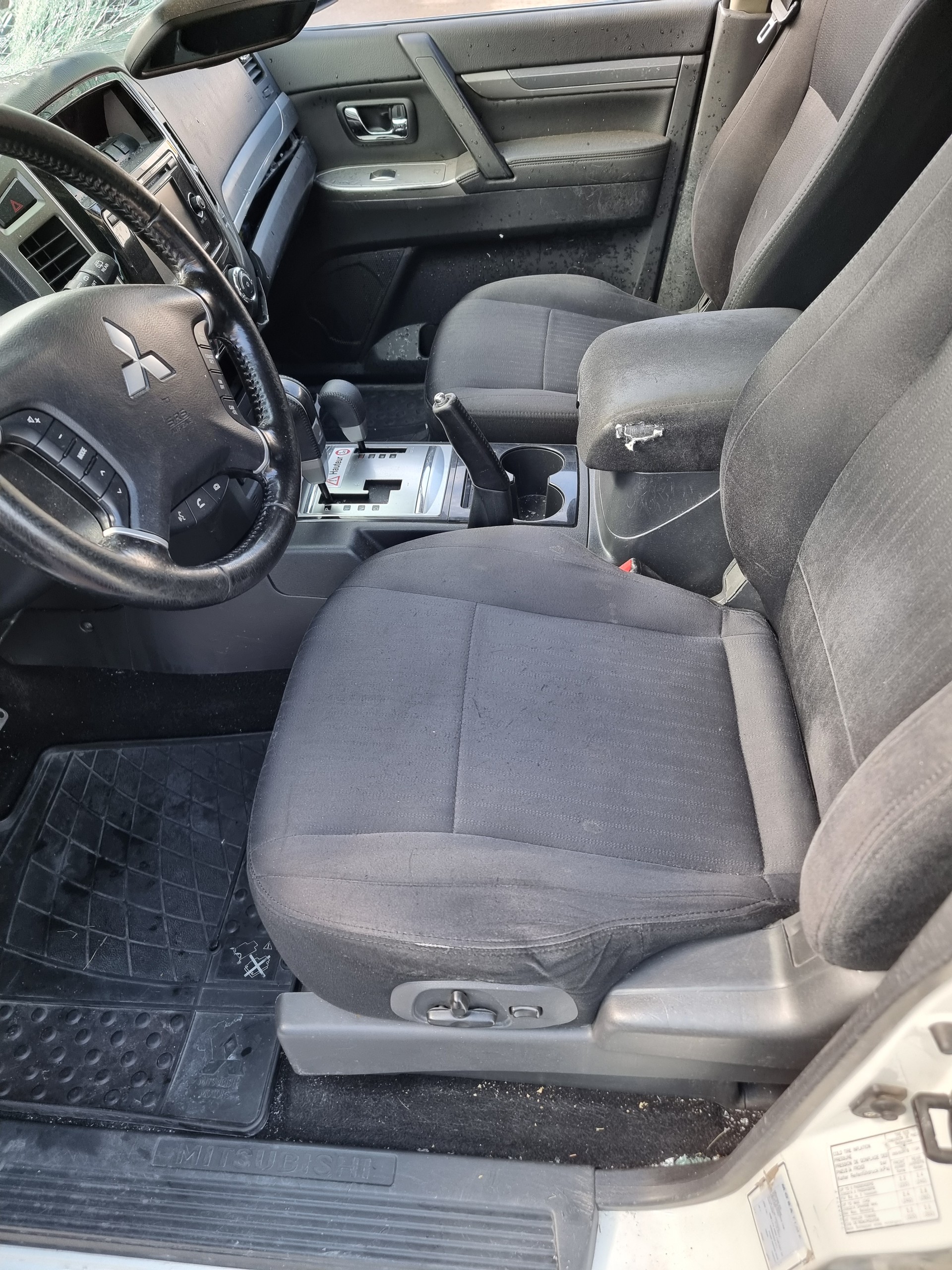 MITSUBISHI Pajero 3.2 DI-D Value Automatic-image-9