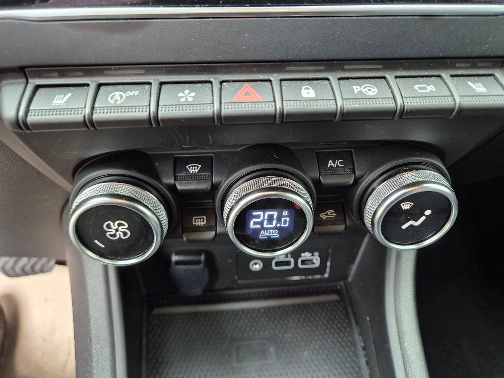 RENAULT Captur 1.3 TCe Techno EDC-image-8