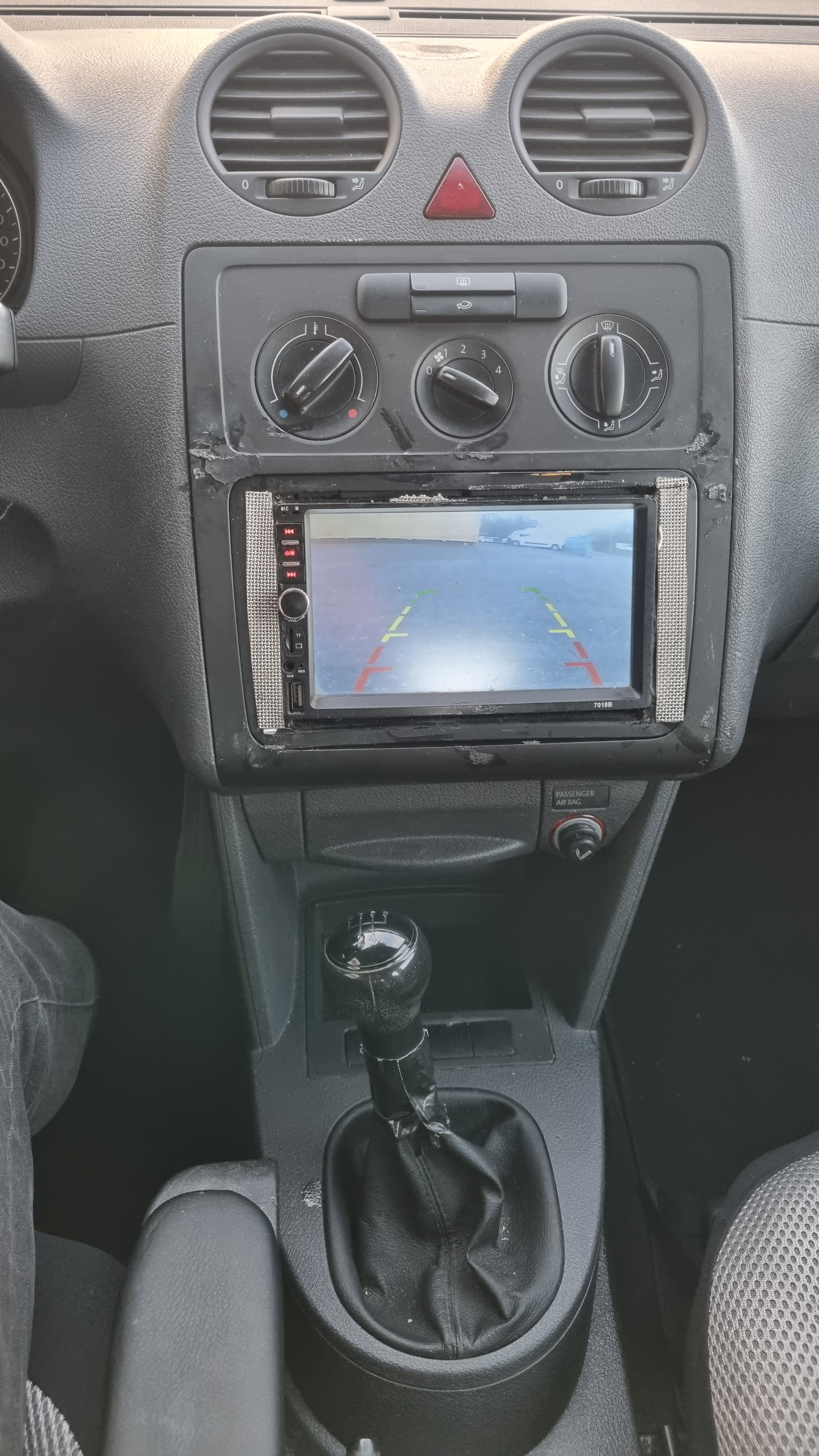 VW Caddy 1.2 TSI-image-14
