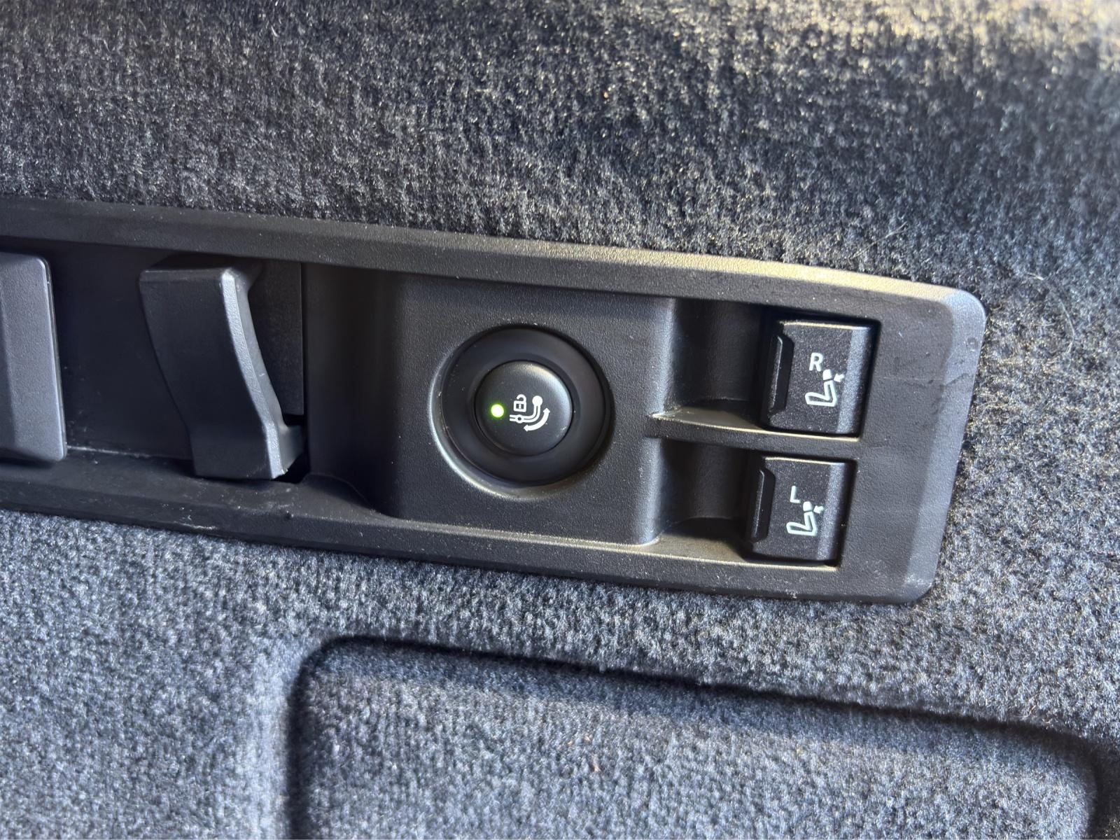 BMW iX xDrive40-image-19