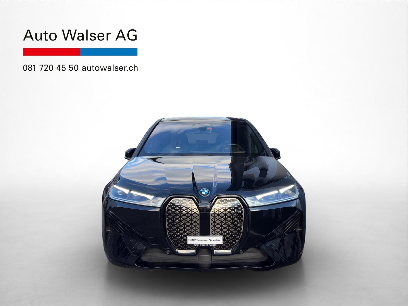 BMW iX xDrive40-image-8