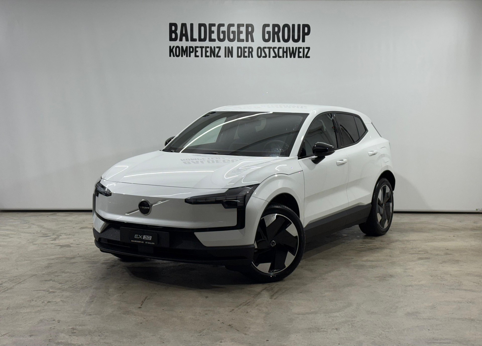 VOLVO EX 30 E60 Twin Plus Performance-image-0