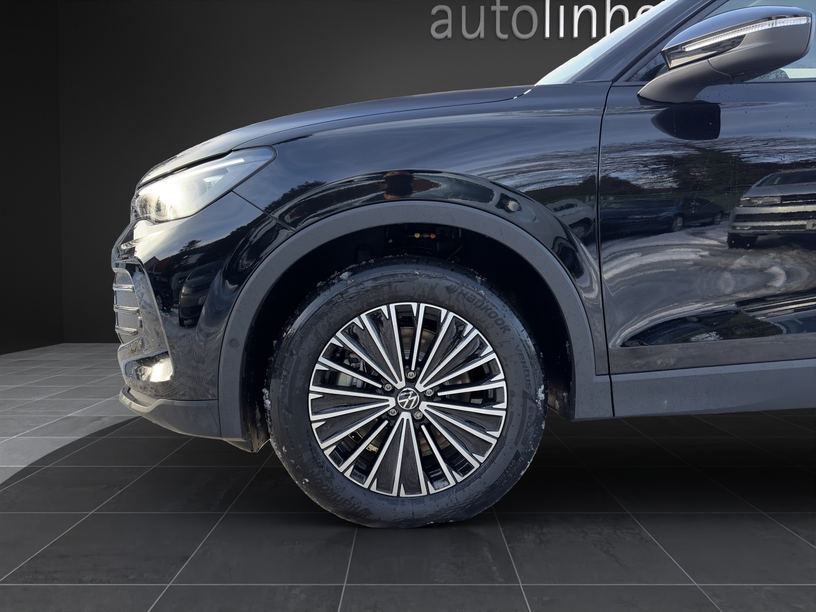 VW Tiguan 2.0 TDI SCR Elegance 4Motion DSG-image-13