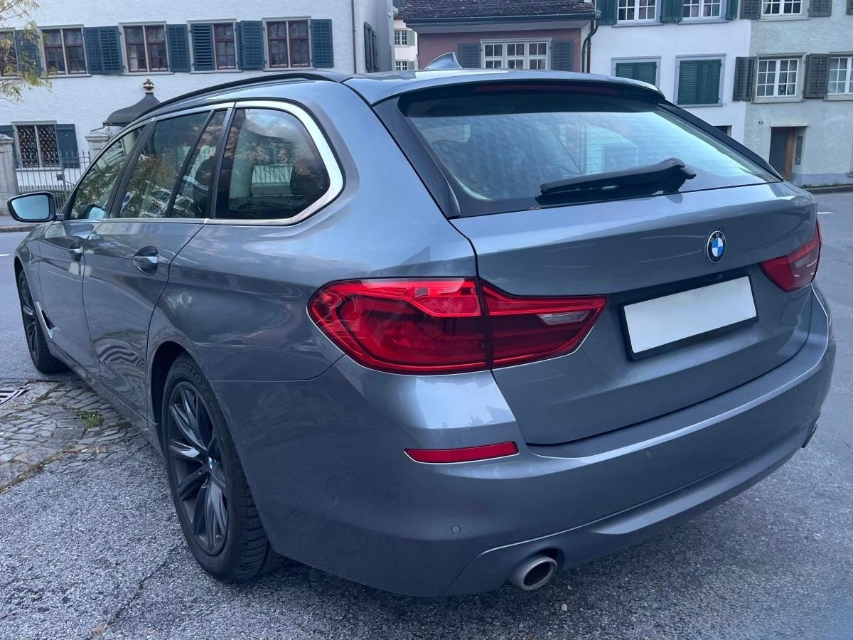 BMW 520d xDrive Touring Steptronic-image-3