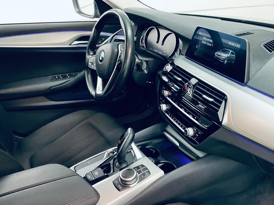 BMW 520d xDrive Touring Steptronic-image-6