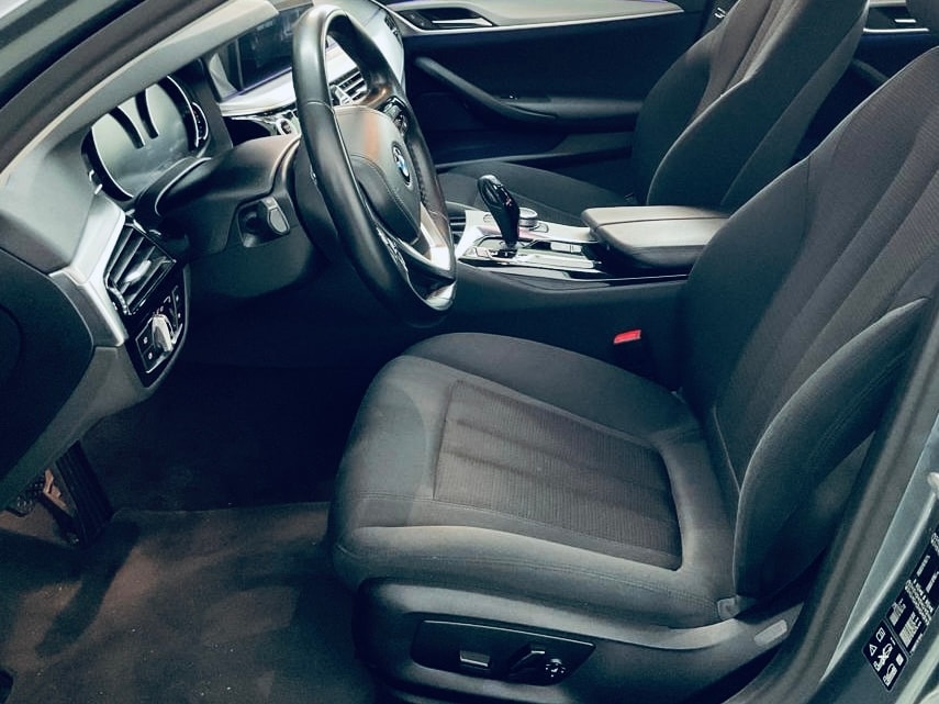 BMW 520d xDrive Touring Steptronic-image-5