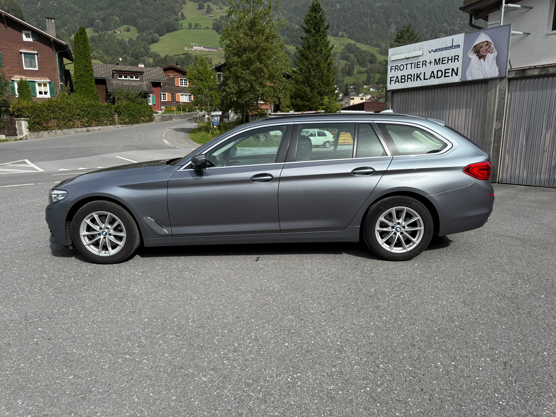 BMW 520d xDrive Touring Steptronic-image-6