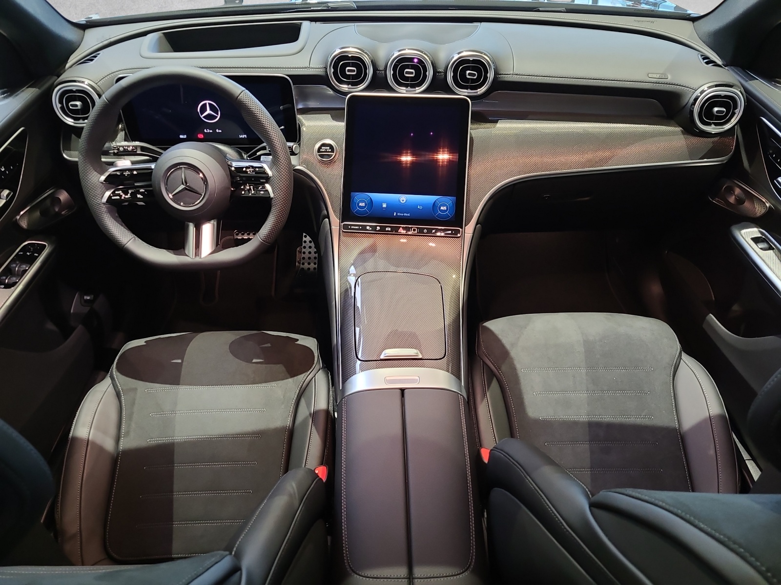 MERCEDES-BENZ GLC 300 e 4Matic 9G-Tronic-image-11