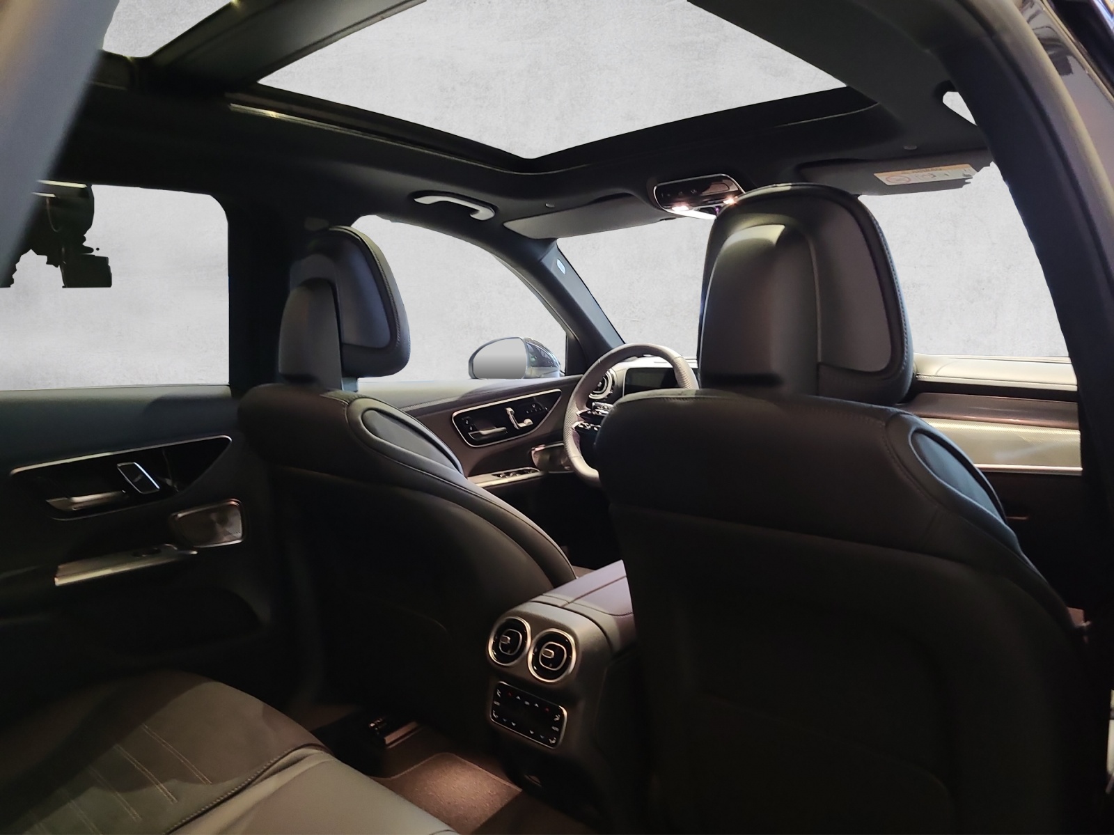 MERCEDES-BENZ GLC 300 e 4Matic 9G-Tronic-image-14