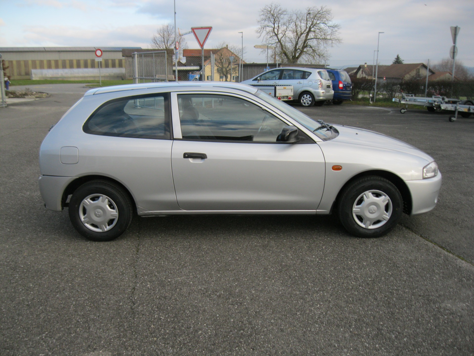 MITSUBISHI Colt 1.3 12V GL Safety-image-2