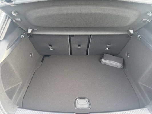 MERCEDES-BENZ A 220 d 8G-DCT-image-10
