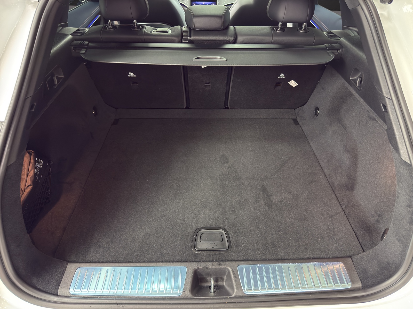 MERCEDES-BENZ EQE SUV 350 4 Matic Excellence Edition-image-8
