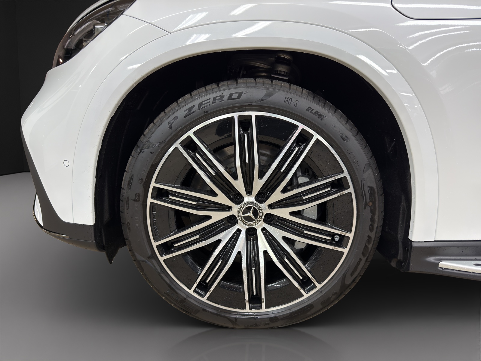 MERCEDES-BENZ EQE SUV 350 4 Matic Excellence Edition-image-7