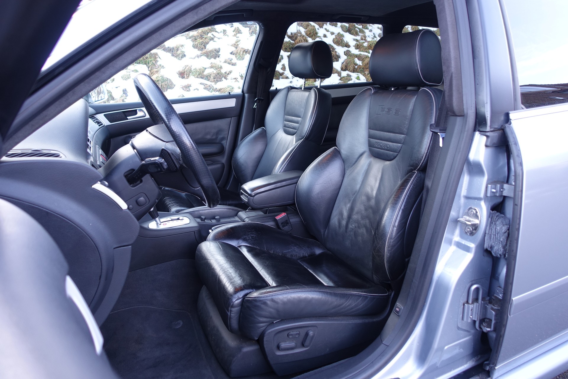 AUDI RS6 Avant quattro tiptronic-image-3