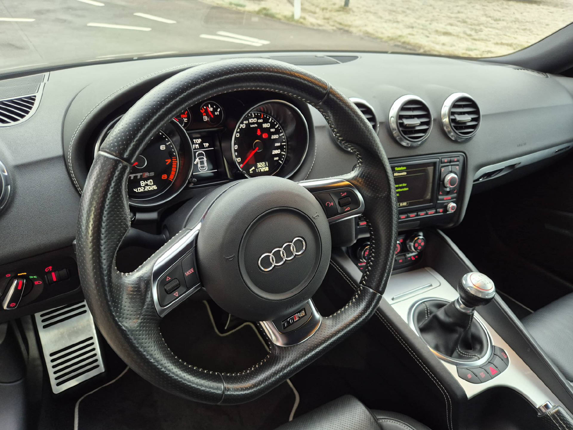 AUDI TT RS Coupé 2.5 TFSI quattro-image-8