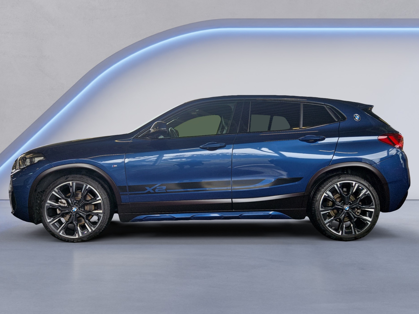 BMW X2 20i xDrive-showroom-element-1