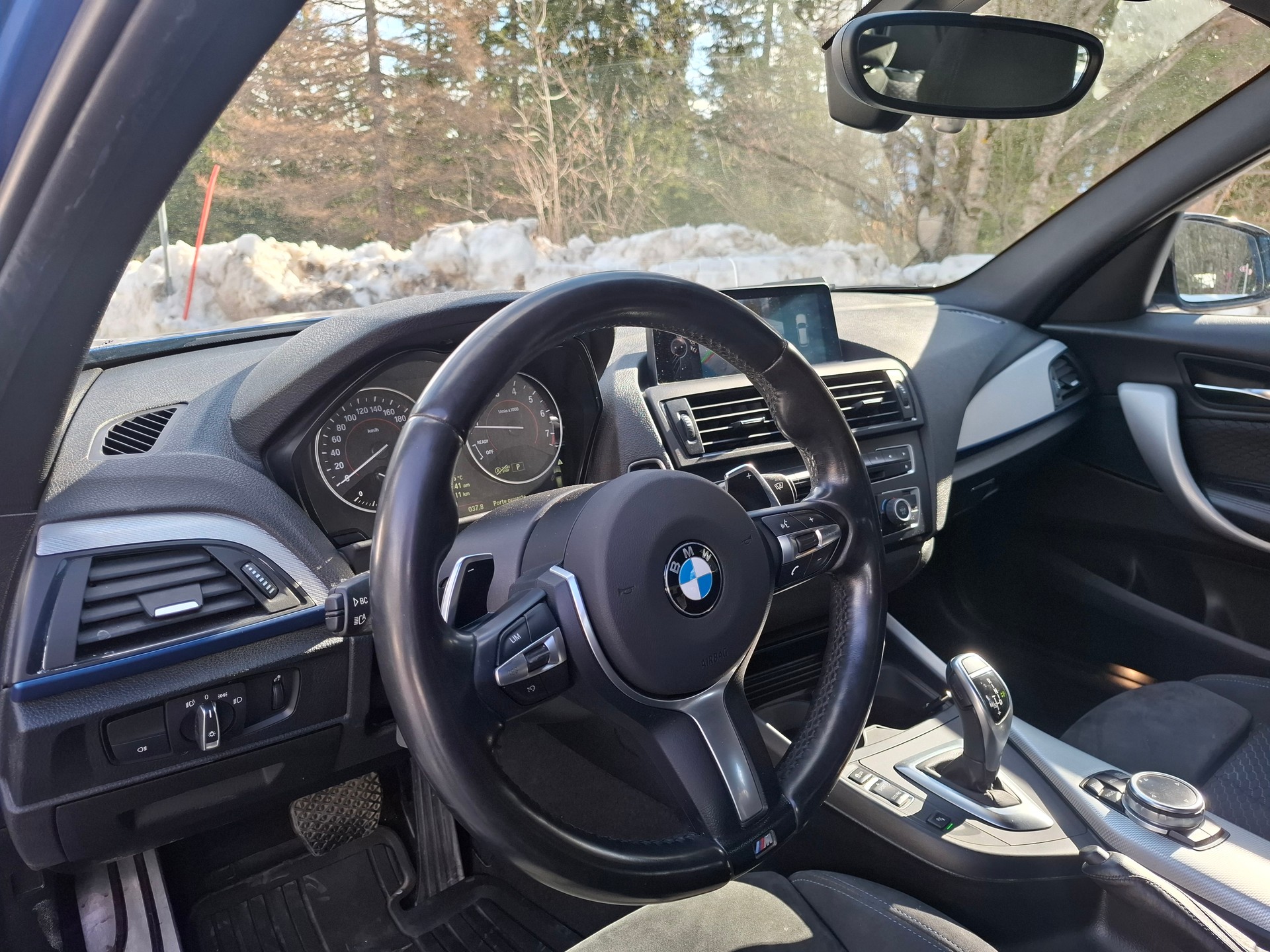 BMW M135i xDrive Steptronic-image-5