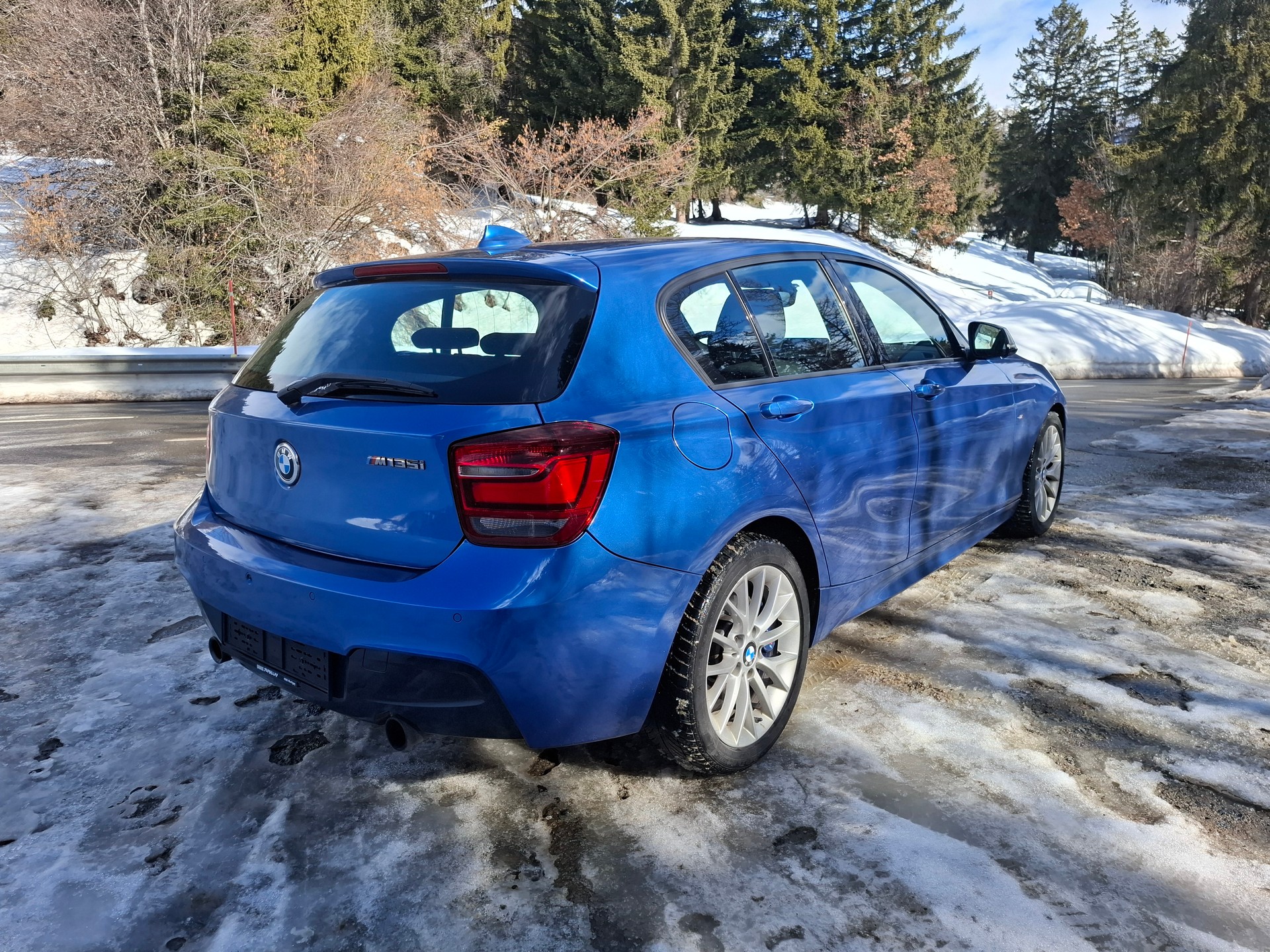 BMW M135i xDrive Steptronic-image-2