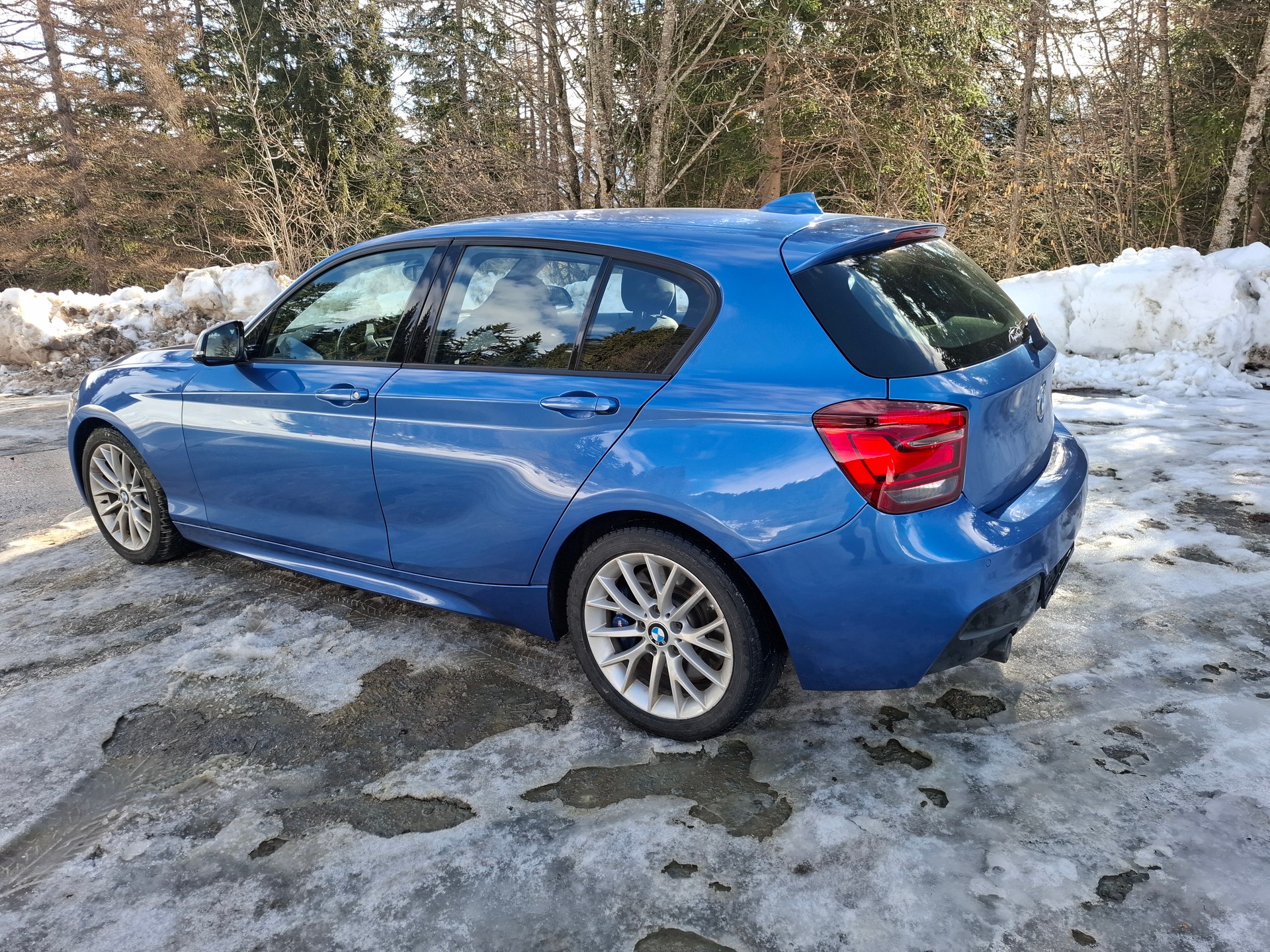 BMW M135i xDrive Steptronic-image-3