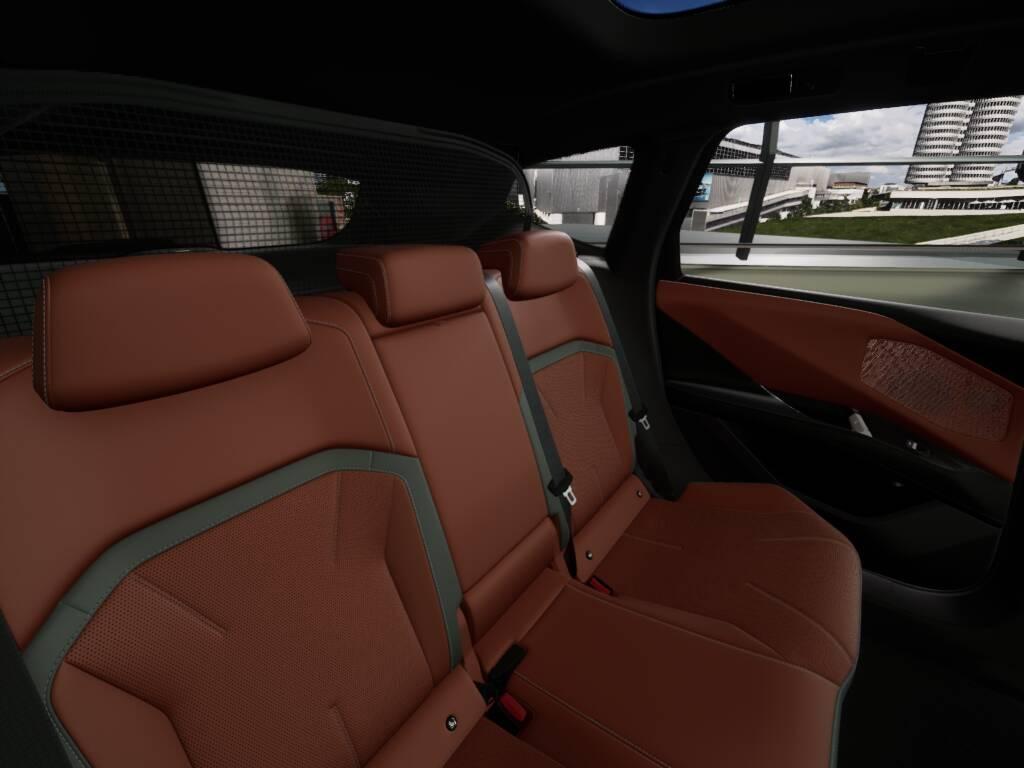 BMW iX3 50 xDrive-image-11