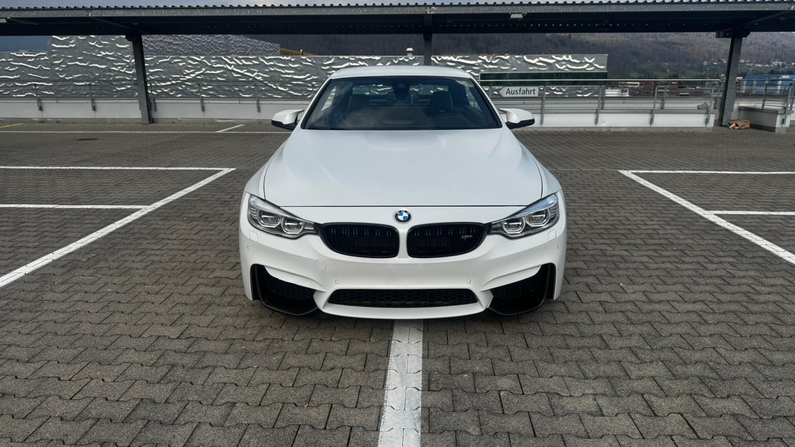 BMW M4 Cabriolet DKG-image-1