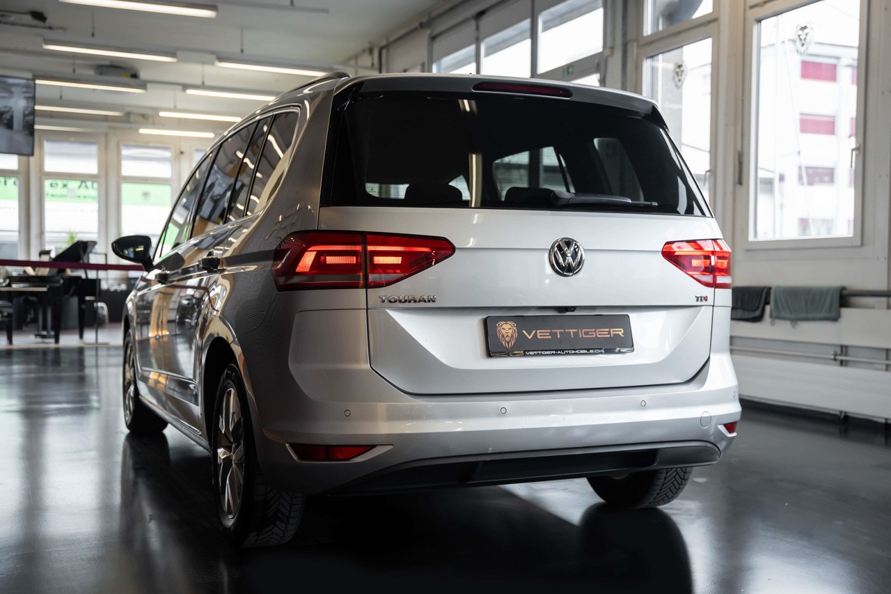 VW Touran 1.6 TDI BlueMotion Technology Comfortline DSG-image-3