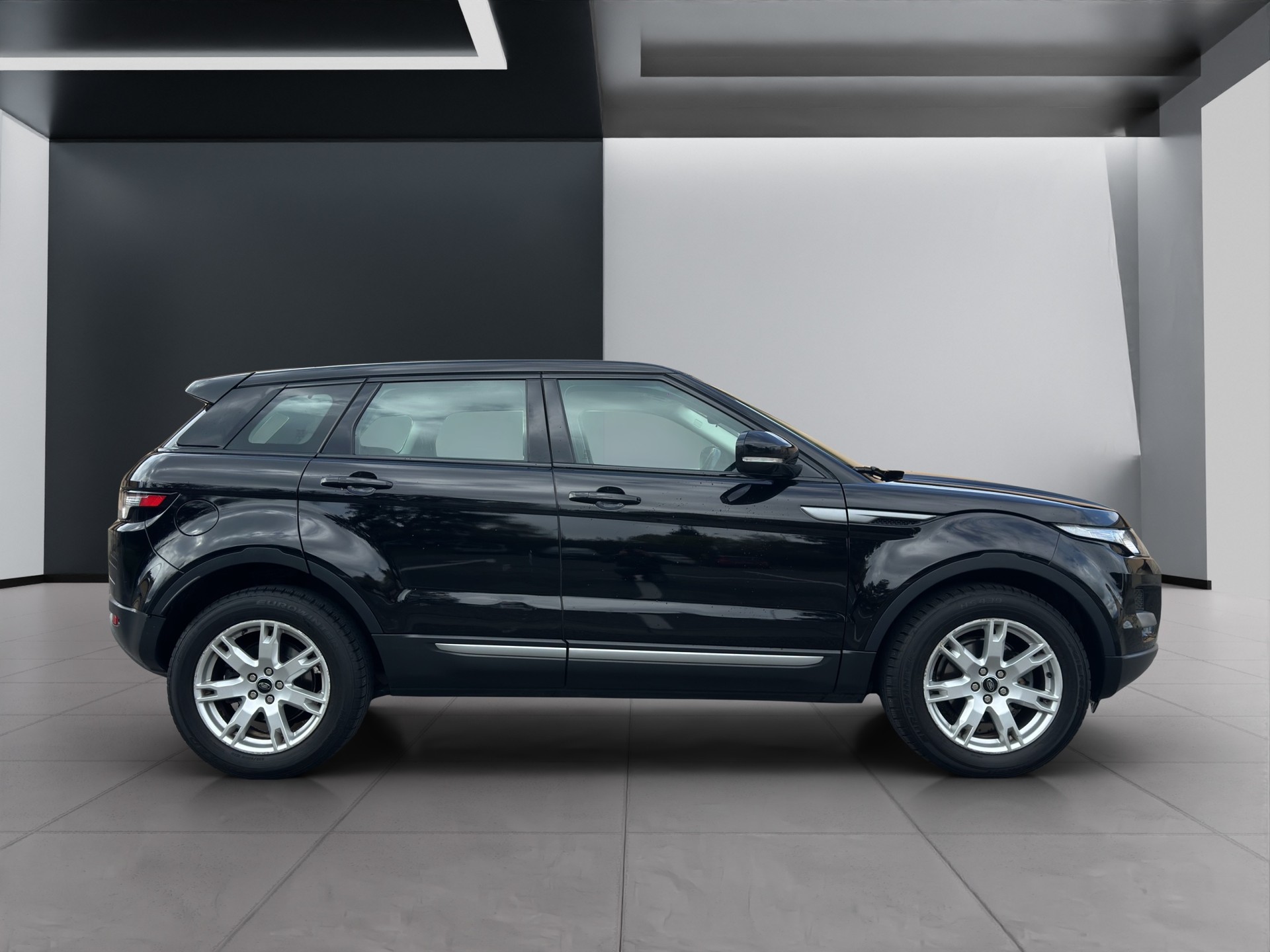 LAND ROVER Range Rover Evoque 2.2 TD4 Dynamic AT6-image-2