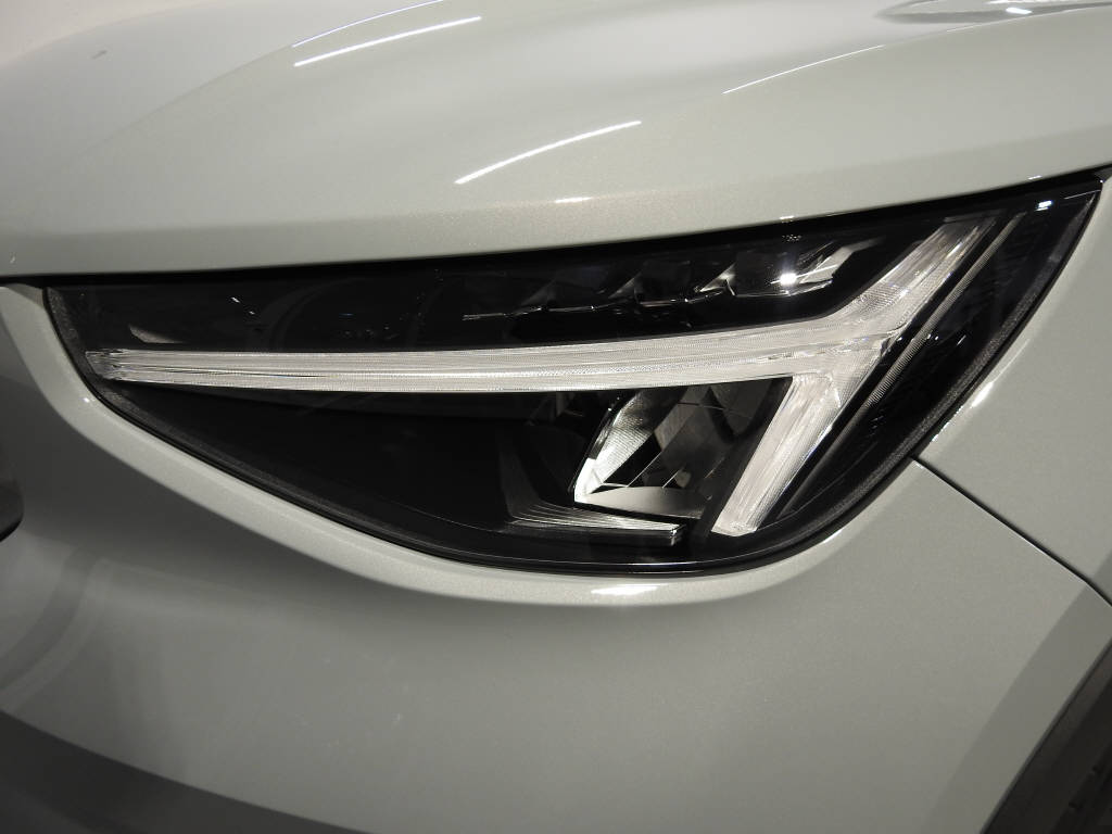 VOLVO XC40 2.0 B3 MH Core-image-12