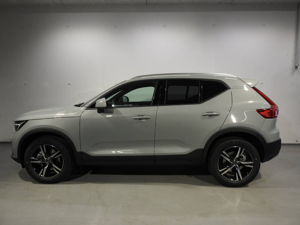 VOLVO XC40 2.0 B3 MH Core-image-2