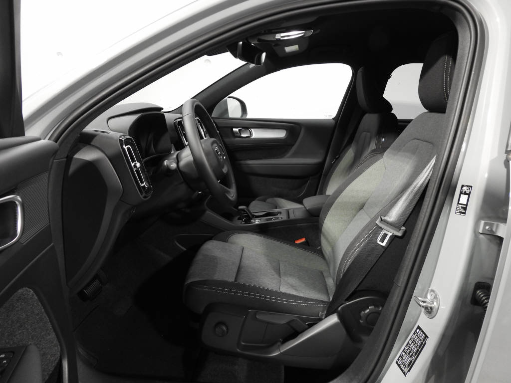 VOLVO XC40 2.0 B3 MH Core-image-8